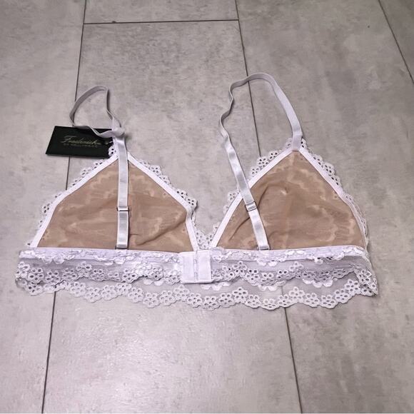 NWT 2 Pack Fredericks of Hollywood White Silver Lace Caroline Bralette XL V Neck - Picture 8 of 13